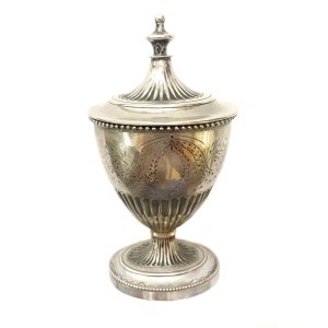 POTICHE COM TAMPA EM PRATA JAVALI